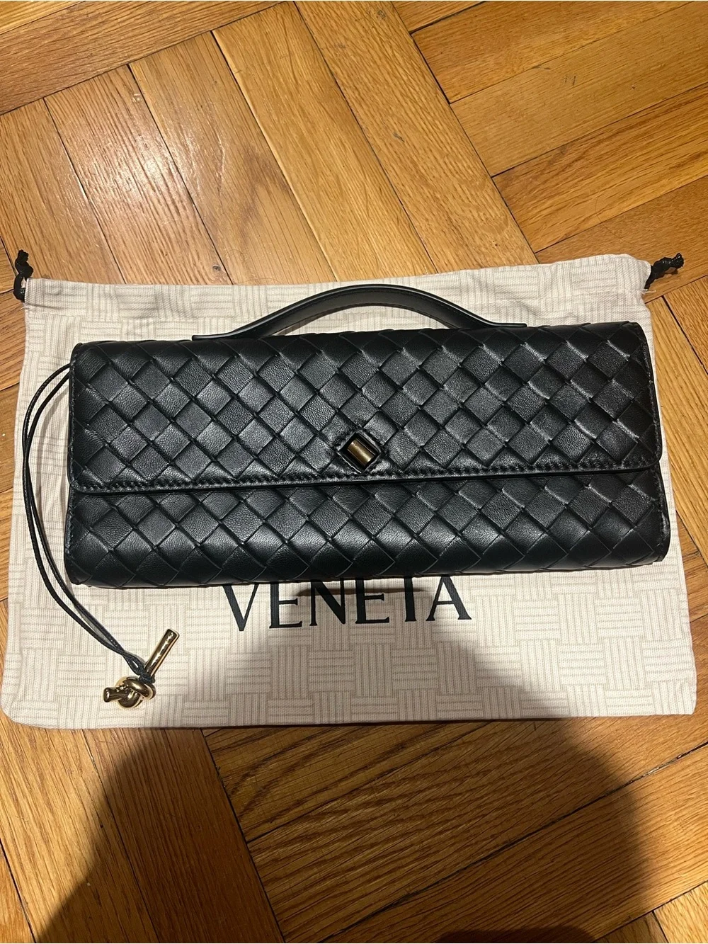 Bottega Veneta Intrecciato Andiamo Top Handle Clutch Black Brand New
